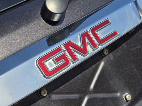 Used 2016 GMC Acadia SLT FWD image 11