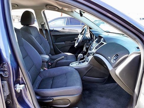 Used 2014 Chevrolet Cruze LT image 13