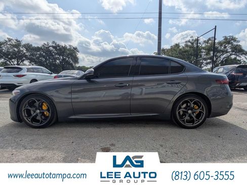 Used 2017 Alfa Romeo Giulia Ti w/ TI 19" Sport Package RWD image 6