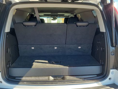 Used 2020 Cadillac Escalade Luxury image 16