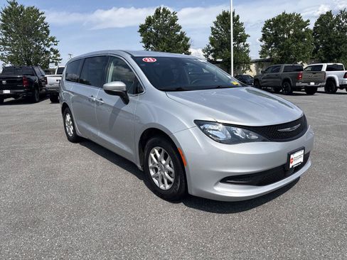 Used 2023 Chrysler Voyager LX FWD image 1