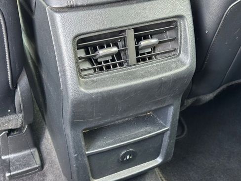 Certified 2023 Ford Edge SEL image 9