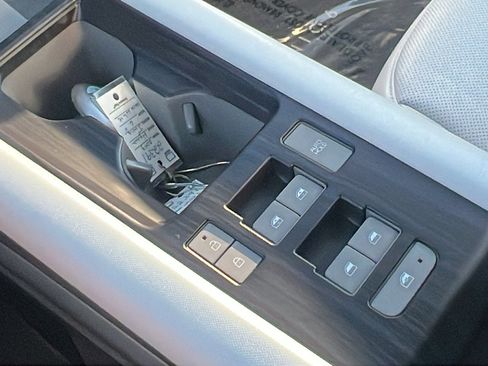 Used 2023 Hyundai Ioniq 6 Limited image 29