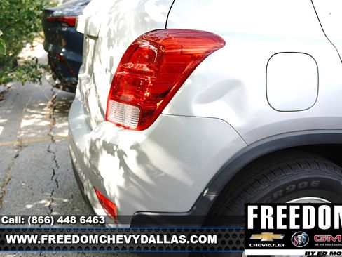 Used 2019 Chevrolet Trax LS w/ Tint and Cruise Package FWD image 7