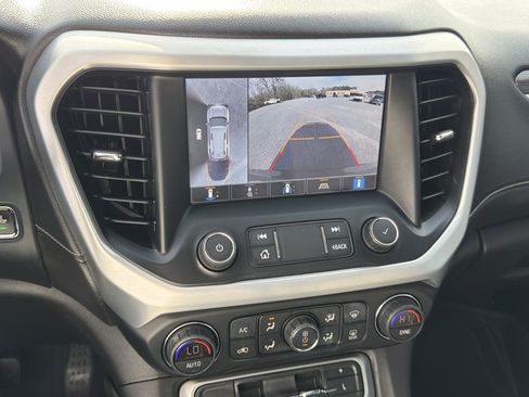 Used 2021 GMC Acadia SLT w/ Technology Package image 32