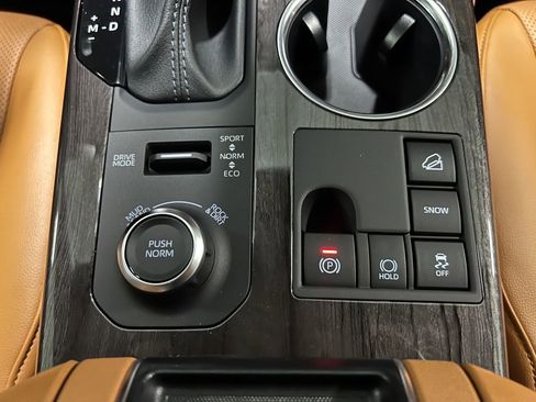 New 2025 Toyota Highlander Platinum image 24