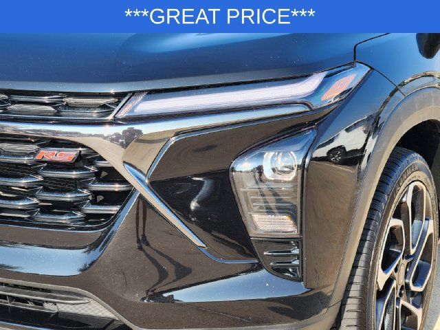 Used 2025 Chevrolet Trax RS w/ Driver Confidence Package FWD image 16