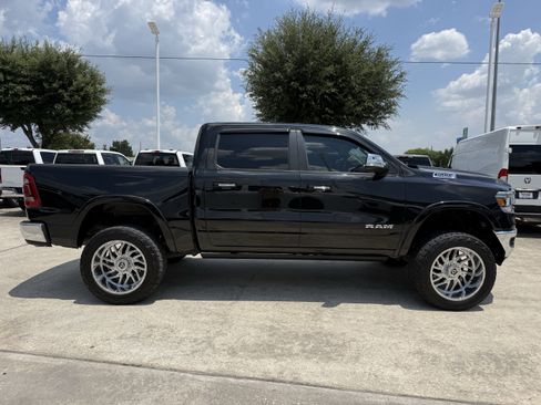 Used 2020 RAM 1500 Laramie AWD/4WD image 3