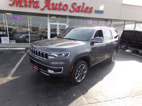 Used 2022 Jeep Wagoneer Series III w/ Premium Group I image 3