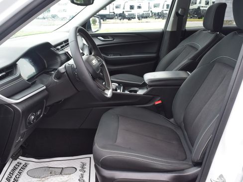 Used 2024 Jeep Grand Cherokee L Laredo AWD/4WD image 13