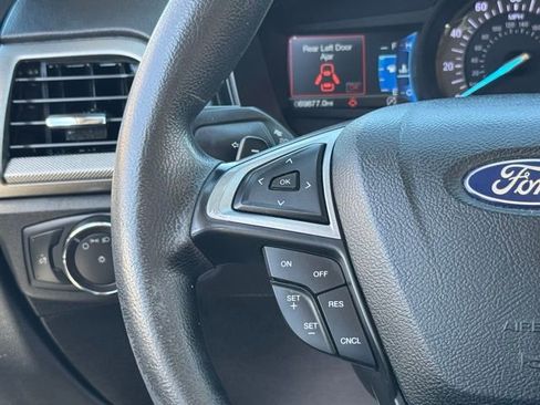 Used 2018 Ford Fusion SE w/ Fusion SE Technology Package image 17