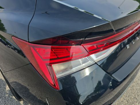 Used 2022 Hyundai Elantra Blue FWD image 31