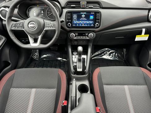 New 2025 Nissan Versa SR image 3