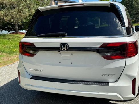 Used 2025 Honda Odyssey Sport-L image 28