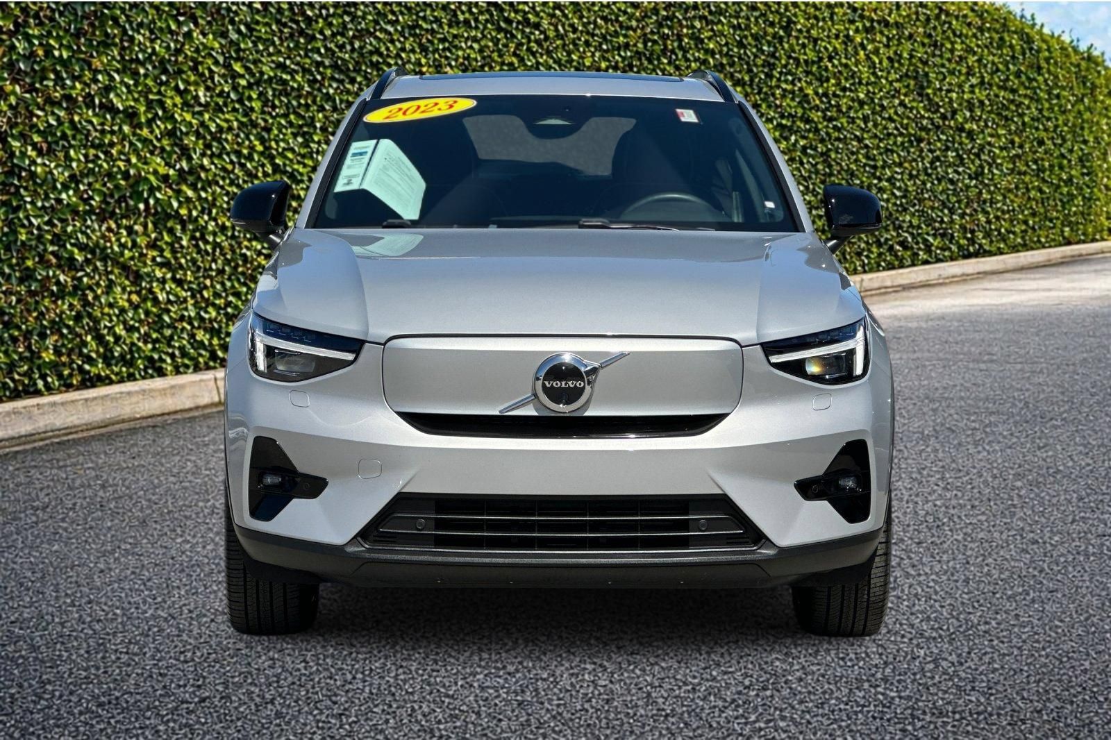 Used 2023 Volvo XC40 Recharge Ultimate w/ Protection Package Premier AWD/4WD image 9