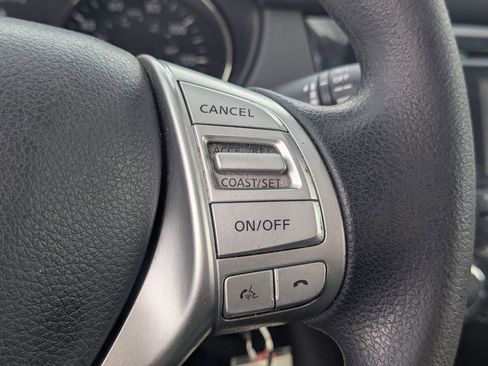 Used 2016 Nissan Rogue S image 21