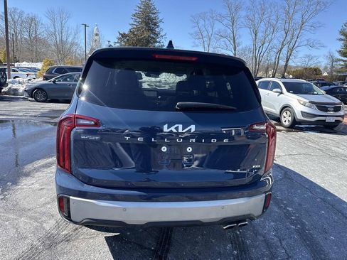 Used 2023 Kia Telluride S image 4