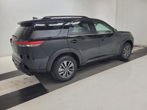 Used 2022 Nissan Pathfinder SV image 10
