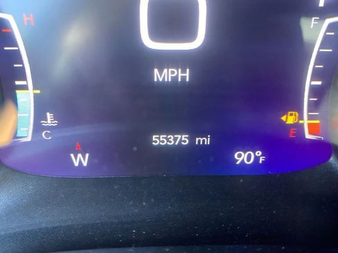 Used 2023 Chrysler Pacifica Touring-L FWD image 29