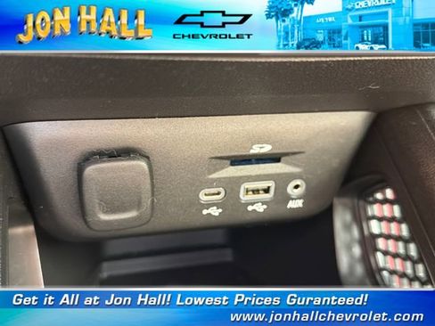 Used 2021 Chevrolet TrailBlazer RS w/ Technology Package FWD image 22