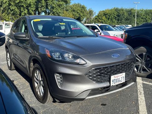 Used 2022 Ford Escape SE FWD image 2