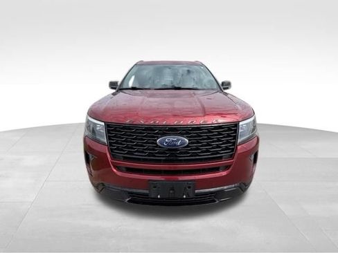 Used 2018 Ford Explorer Sport AWD/4WD image 3