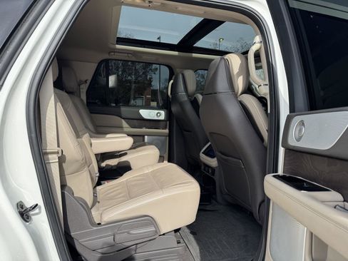Used 2024 Lincoln Navigator L Reserve image 27
