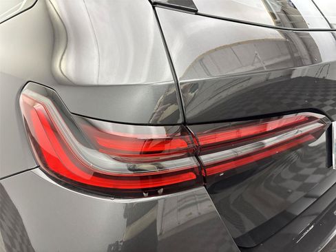 Used 2025 BMW M5 Touring AWD/4WD image 19