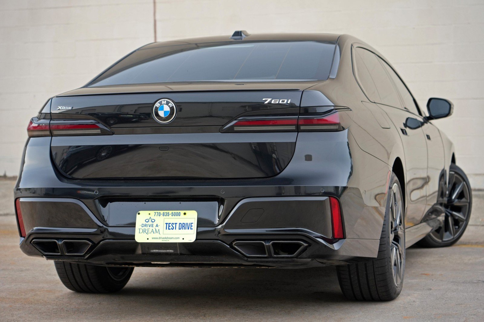 Used 2023 BMW 760i xDrive AWD/4WD image 5
