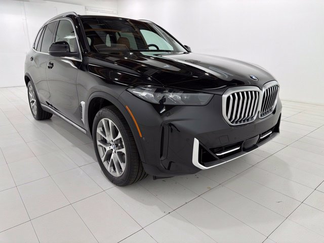 Certified 2024 BMW X5 xDrive40i w/ Parking Assistance Package AWD/4WD image 7