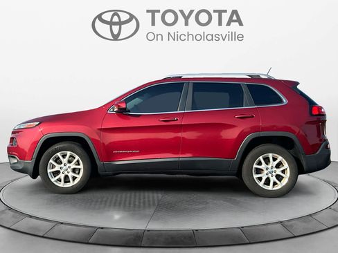 Used 2015 Jeep Cherokee Latitude AWD/4WD image 2