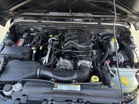 Used 2012 Jeep Wrangler Sport AWD/4WD image 11