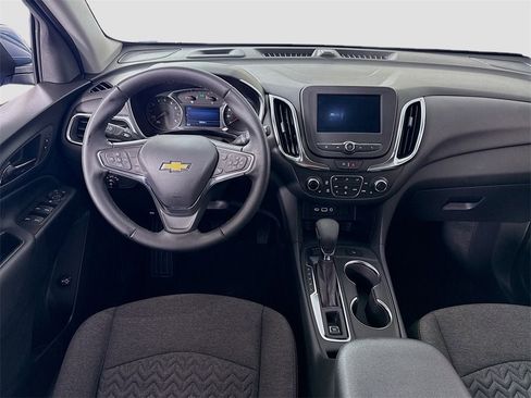 Used 2024 Chevrolet Equinox LT image 2