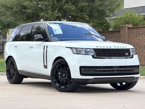 Used 2022 Land Rover Range Rover SE AWD/4WD image 1