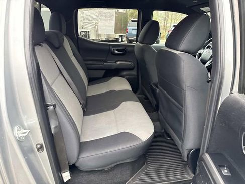 Used 2023 Toyota Tacoma TRD Off-Road w/ Technology Package image 11