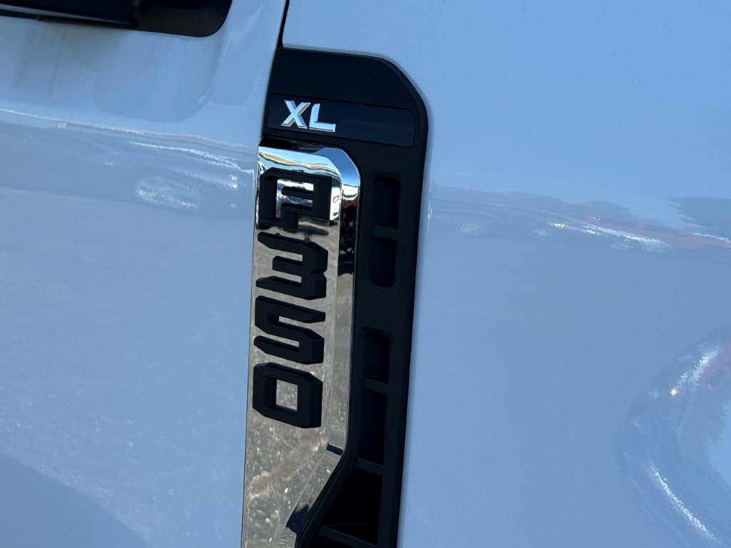 New 2026 Ford F350 XL w/ XL Chrome Package AWD/4WD image 10
