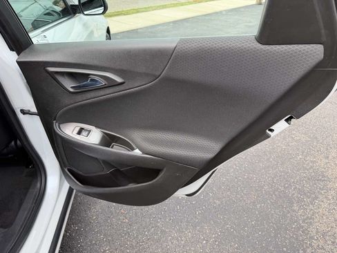 Used 2017 Chevrolet Malibu LT FWD image 17