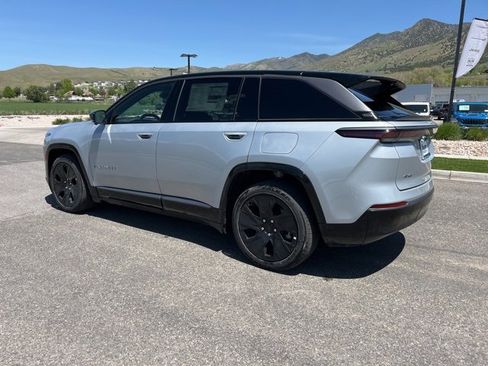 New 2025 Jeep Wagoneer S Launch Edition image 6