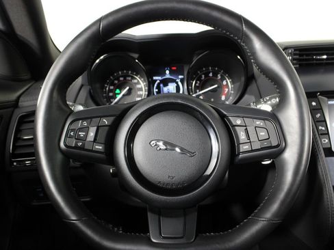 Used 2018 Jaguar F-TYPE Coupe image 23