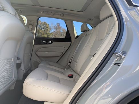 New 2026 Volvo XC60 B5 Ultra w/ Protection Package Premier AWD/4WD image 16