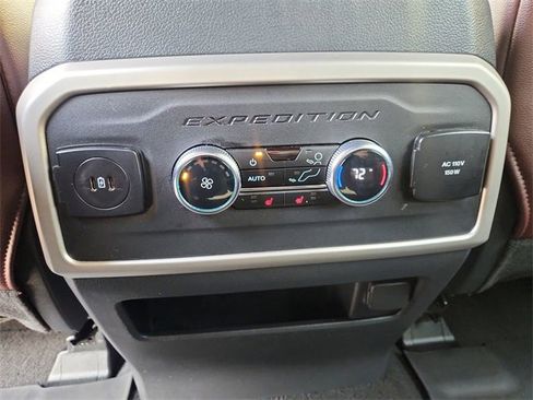 Used 2024 Ford Expedition Limited image 22
