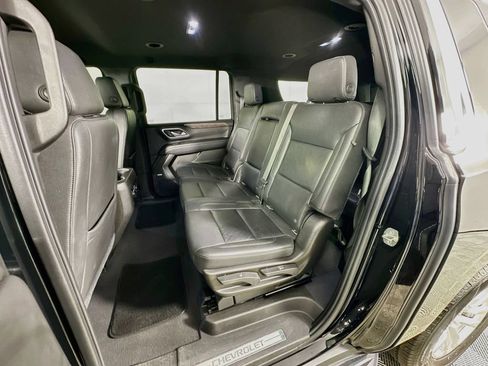 Used 2021 Chevrolet Suburban LT RWD image 28