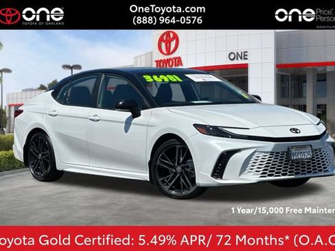 Used 2025 Toyota Camry XSE FWD image 1