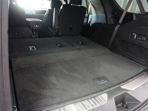 Used 2025 Chevrolet Tahoe Premier RWD image 19