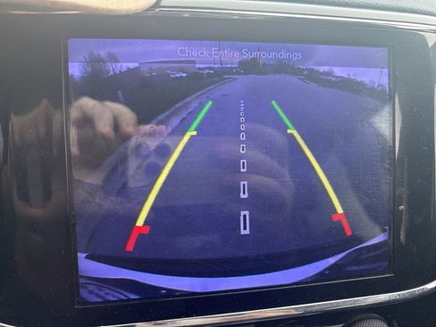 Used 2019 Jeep Grand Cherokee Altitude AWD/4WD image 8