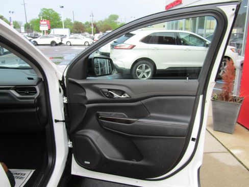Used 2020 GMC Acadia AT4 w/ Driver Alert Package II AWD/4WD image 11