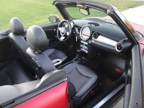 Used 2010 MINI Cooper Convertible FWD image 5