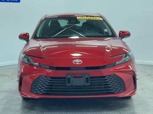 Used 2025 Toyota Camry LE image 3