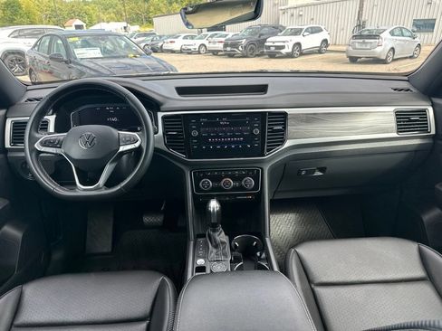 Used 2022 Volkswagen Atlas Cross Sport SE AWD/4WD image 14