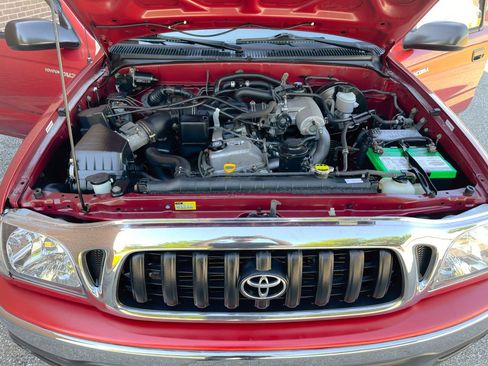 Used 2004 Toyota Tacoma 4x4 Xtracab w/ SR5 Pkg image 12